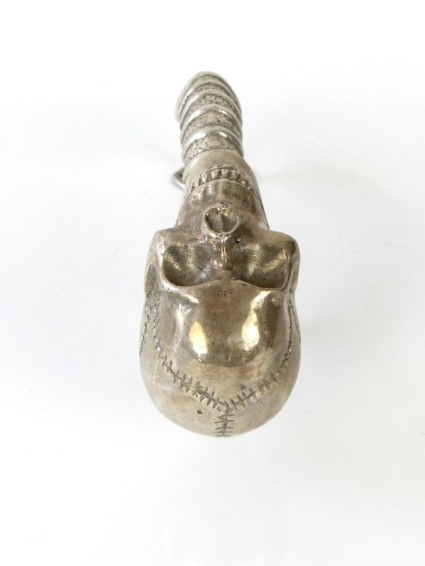 Petite poignée Skull argentée (dessus)