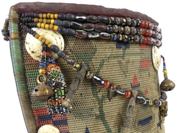 Porte-bébé Dayak aux 3 grelots (détail)