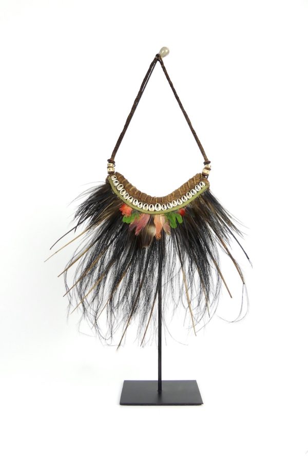 Collier à plumes de cérémonie papou