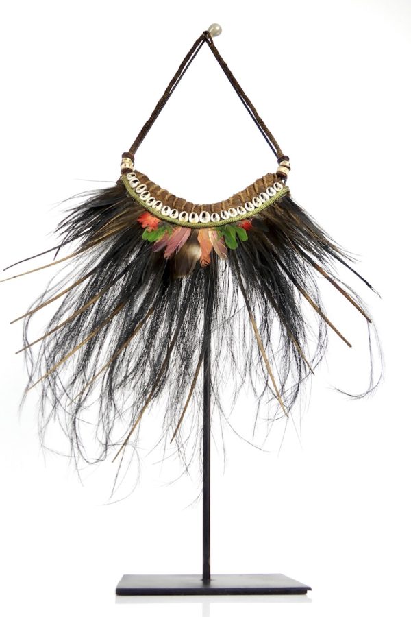 Collier à plumes de cérémonie papou (face)