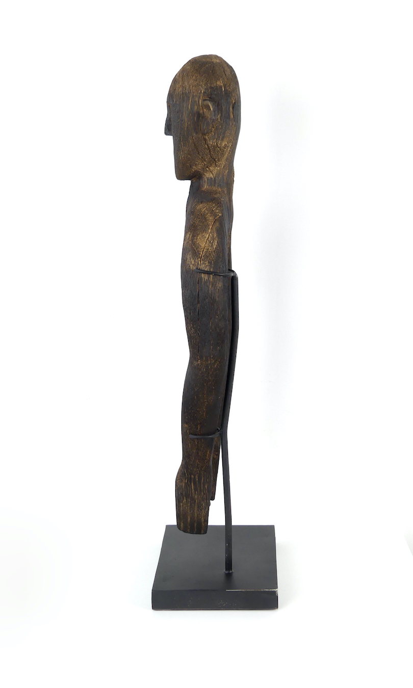 Statue anthropomorphe aux longs bras en bois de Bélian - Bornéo