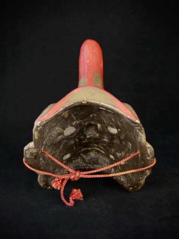 Masque ancien Tengu en terre cuite (dessus)