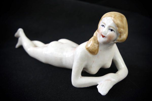 Petit nu érotique en porcelaine vintage (3/4)