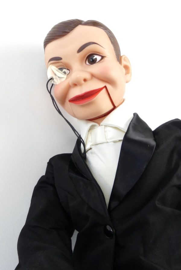 Poupée rare de ventriloque Charlie McCarthy neuve (détail 3/4-2)