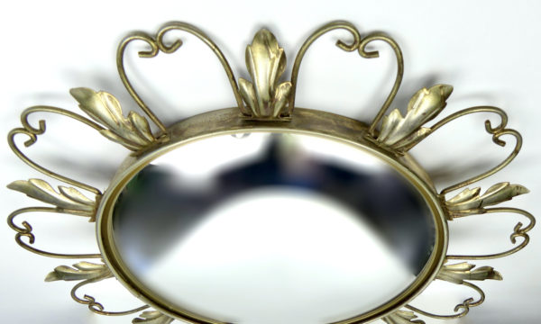 Miroir soleil aux feuilles d'acanthe en métal (dessus)