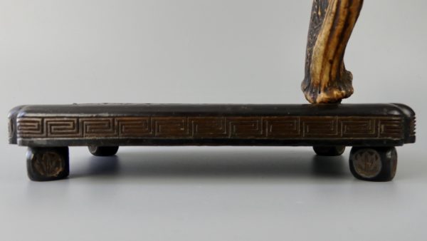 Tachi kake avec bois Kamakura-bori (détail profil)
