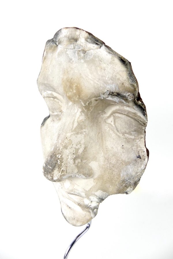 Fragment de visage en plâtre (détail 3/4)