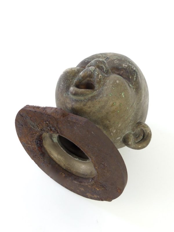 Matrice tête de poupée en bronze (dessous 3/4)