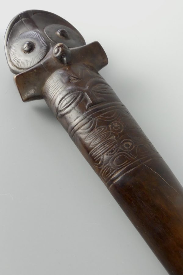 Massue de guerre u’u des îles Marquises (détail 3/4)