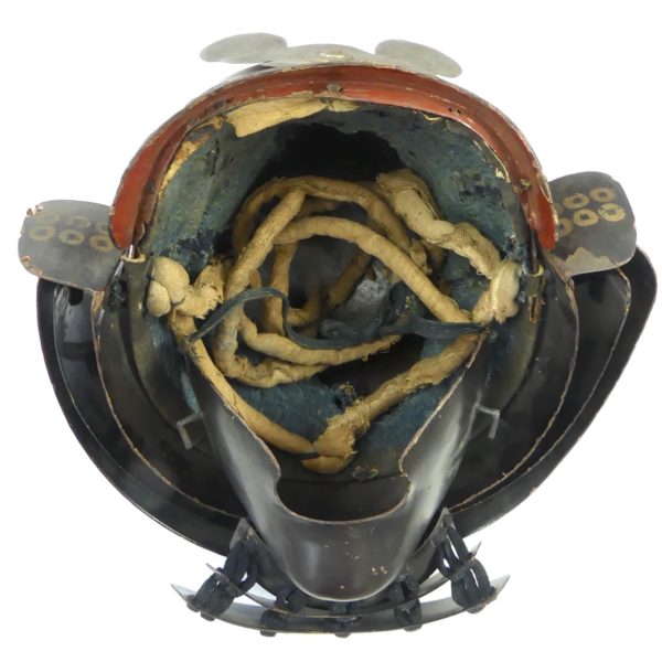 Armure japonaise de samouraï Yoroi (casque dessous)