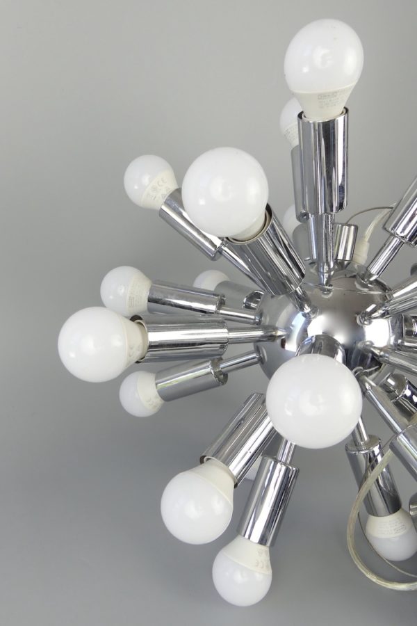Lustre Spoutnik en métal chromé (détail 3)