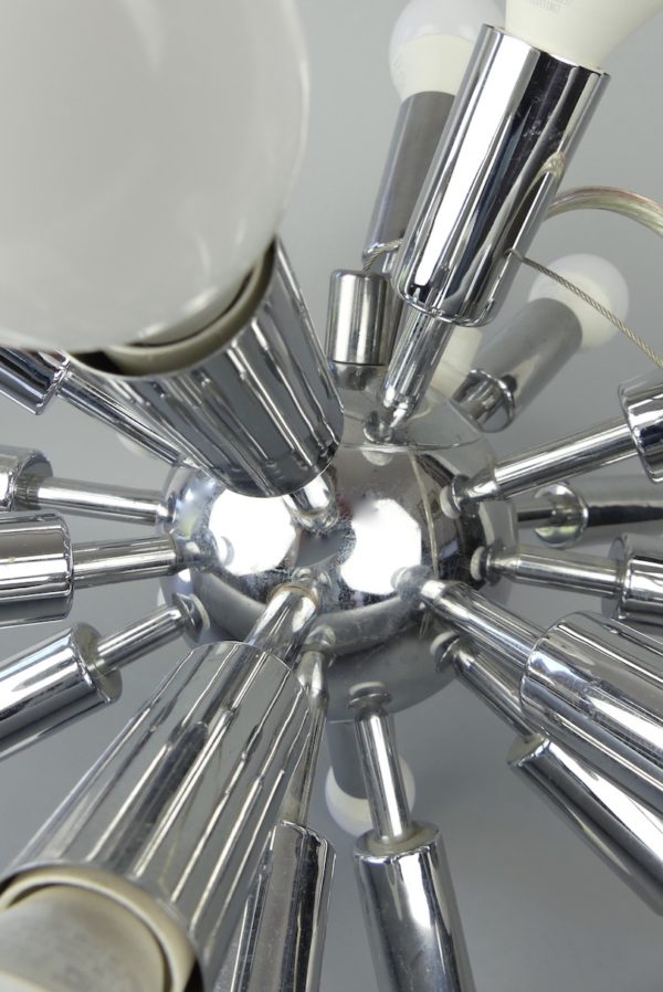 Lustre Spoutnik en métal chromé (détail 4)