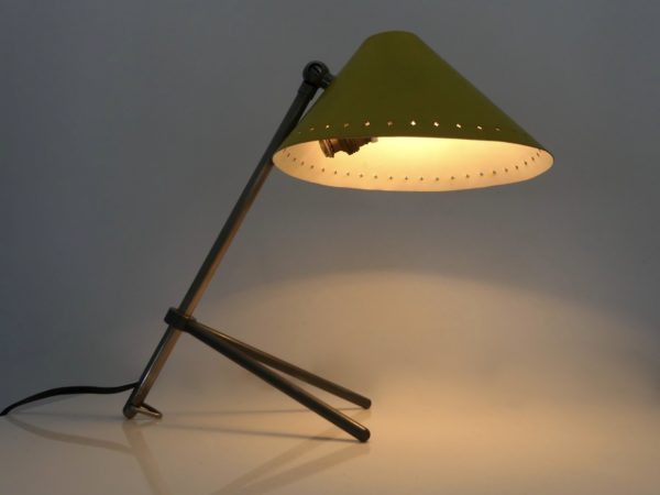 Lampe Pinocchio Busquet jaune 50 (allumée 2)