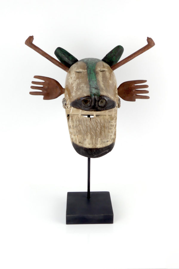 Masque de loup Yu’pik en bois (face)