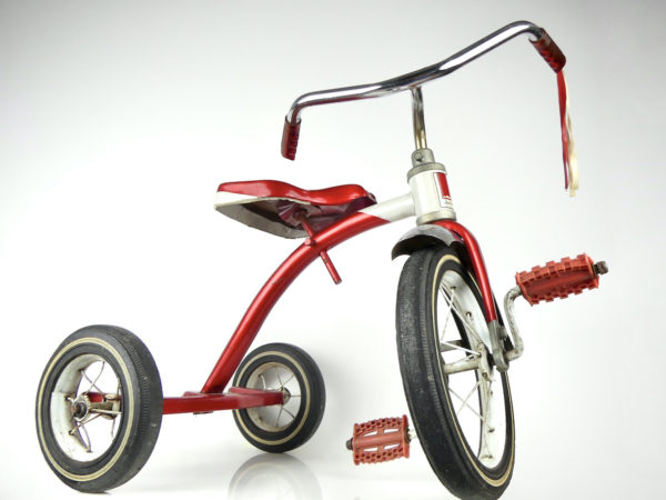 Tricycle Junior AMF rouge et blanc USA (profil)