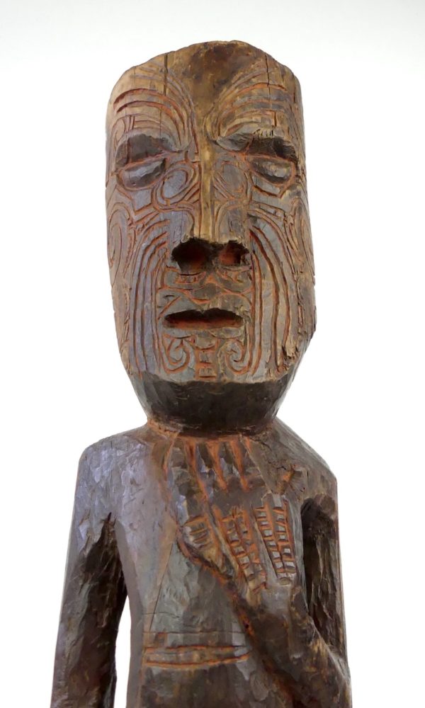 Grand Teko Teko Maori ancien (détail face)