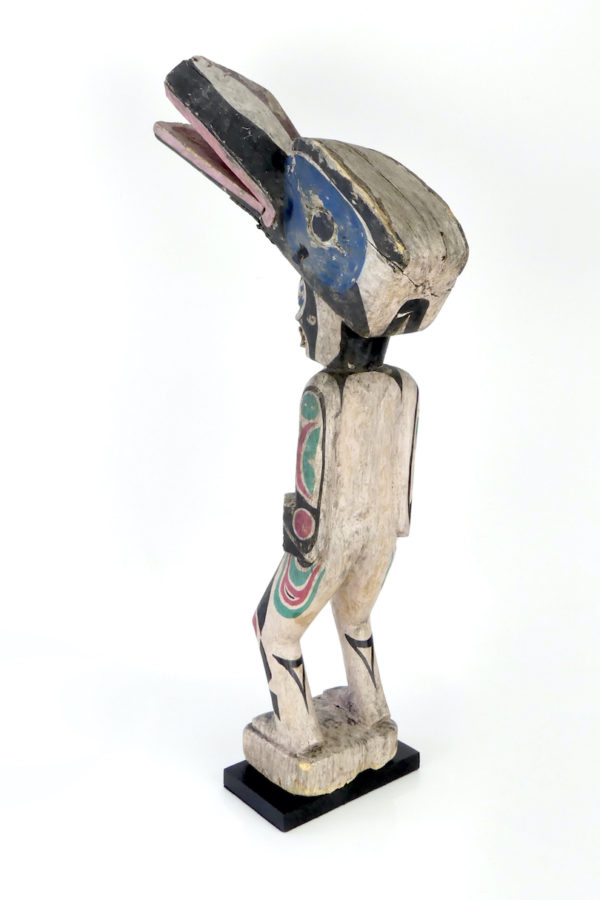 Statue d’ancêtre Kwakwak’wakw Tseiqami (3/4 dos)