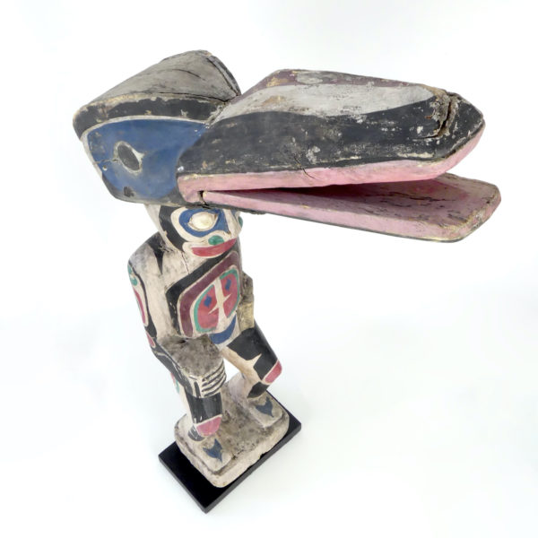Statue d’ancêtre Kwakwak’wakw Tseiqami (3/4 dessus)
