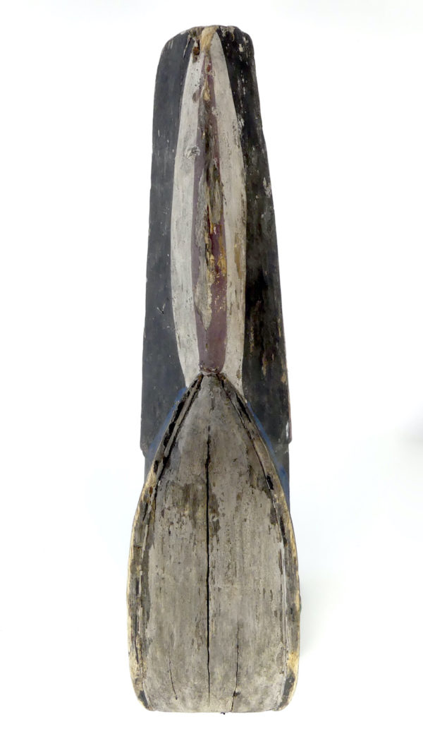 Statue d’ancêtre Kwakwak’wakw Tseiqami (dessus)
