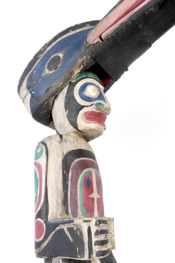 Statue d’ancêtre Kwakwak’wakw Tseiqami (détail 3/4)