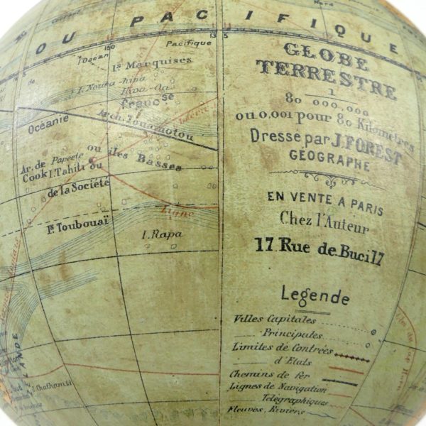 Globe terrestre de bureau droit J. Forest (détail 2)