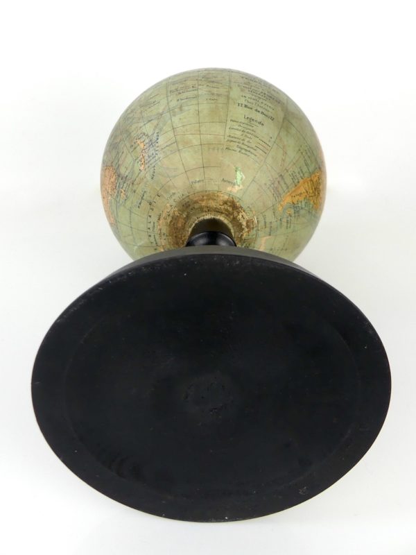 Globe terrestre de bureau droit J. Forest (dessous)