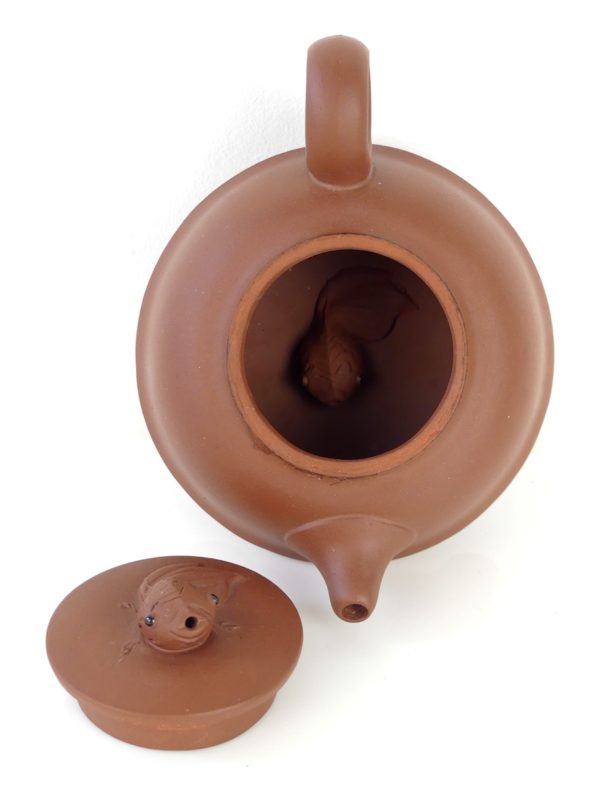 Théière aux 5 petites carpes en terre de Yixing (intérieur)