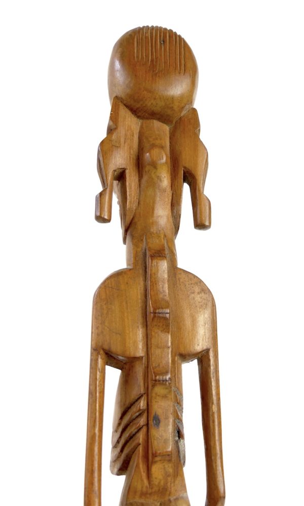 Moaï Kavakava sur socle carré (détail dos)