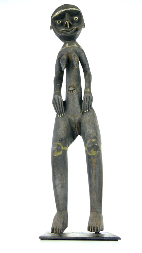 Sculpture féminine Nogwi Kwoma (dessous)