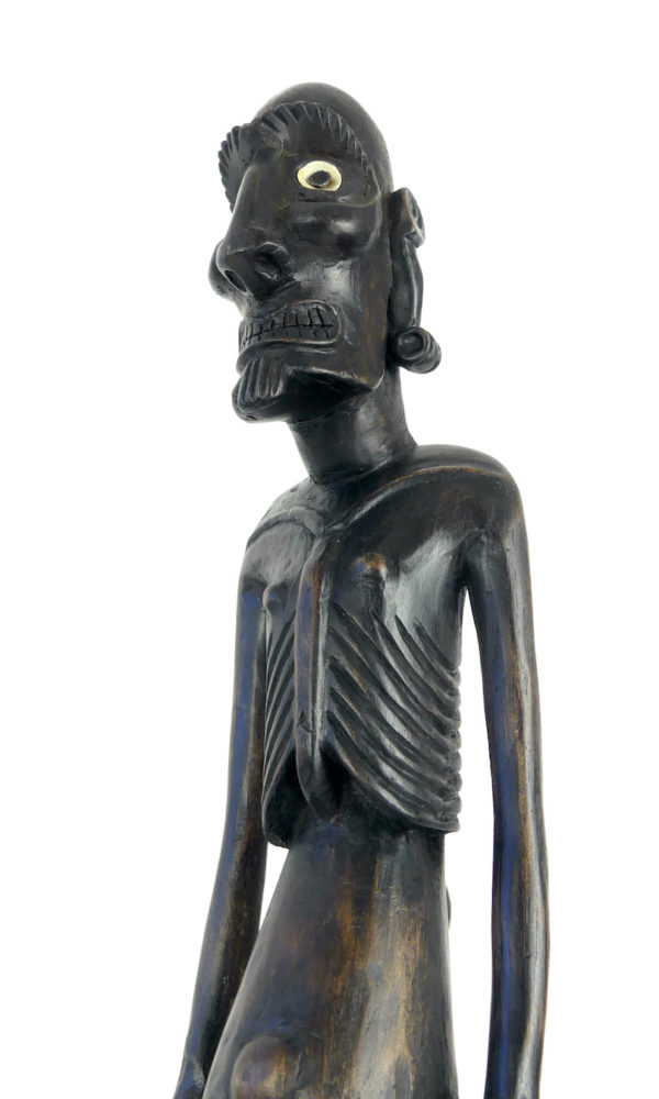 Moaï Kavakava sur socle en bois noirci (détail dessous 3/4)