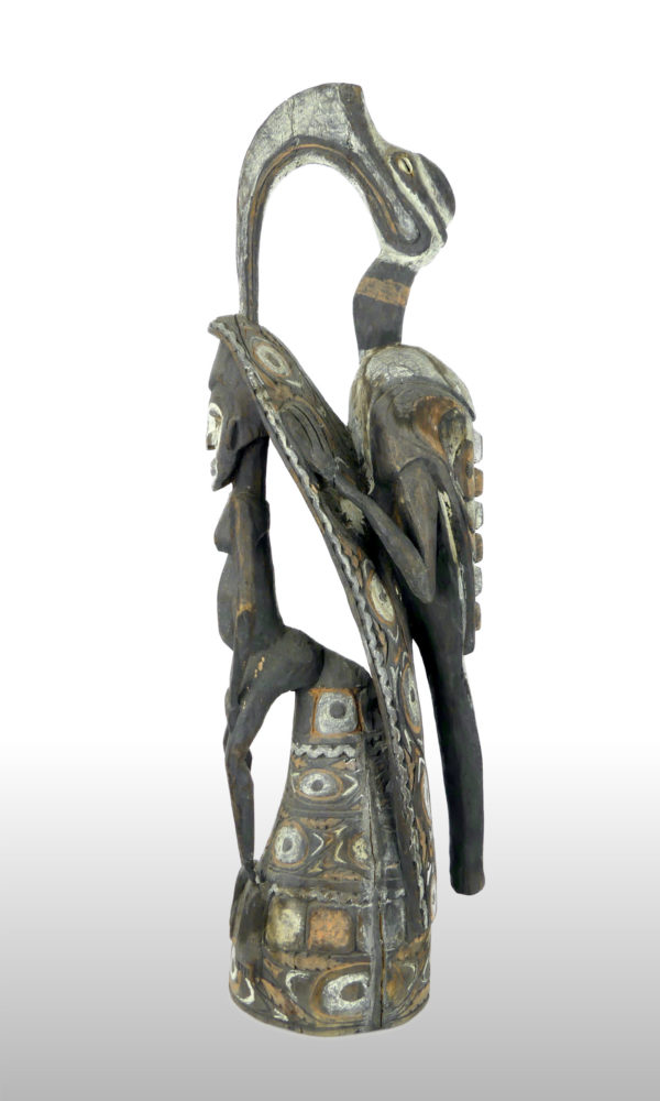 Grand cimier iatmul ancêtre féminine et oiseau (profil)