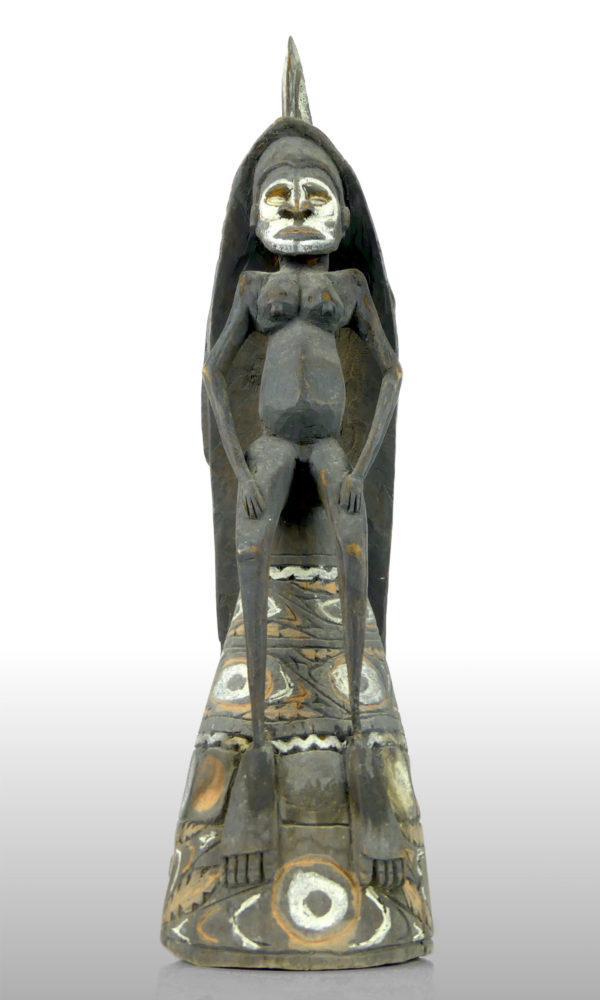 Grand cimier iatmul ancêtre féminine et oiseau (face)