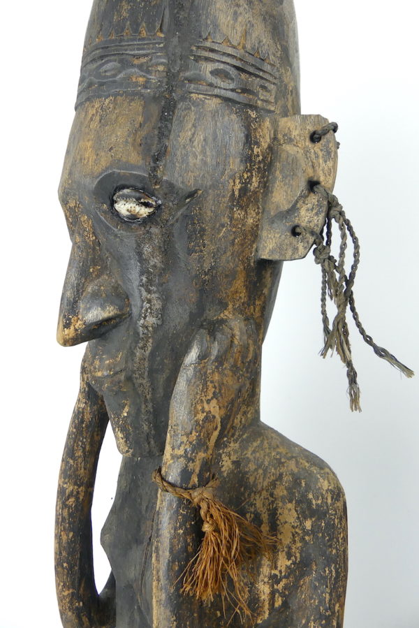 Sculpture d’ancêtre Yamok (détail visage 3/4)