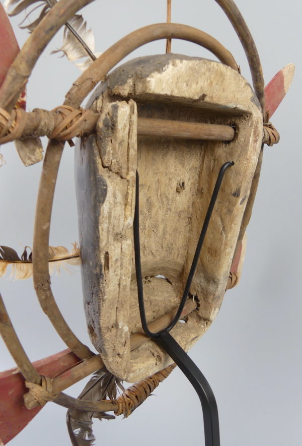 Masque anthropomorphe Esprit aux 2 poissons (détail dos)
