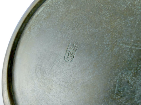 Vase balustre japonais en bronze (détail cachet)