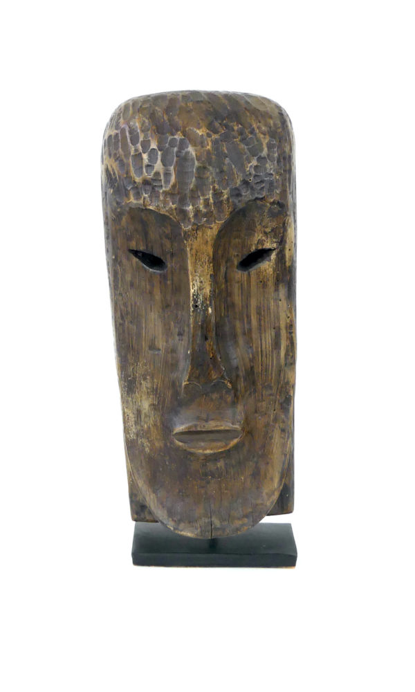 Tête sculptée des îles Célèbes (face)