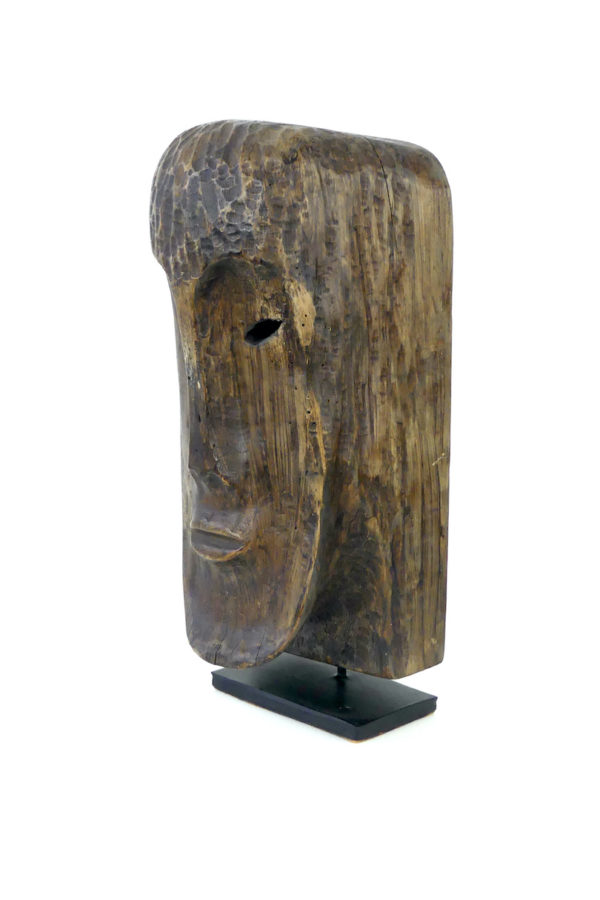 Tête sculptée des îles Célèbes (3/4)