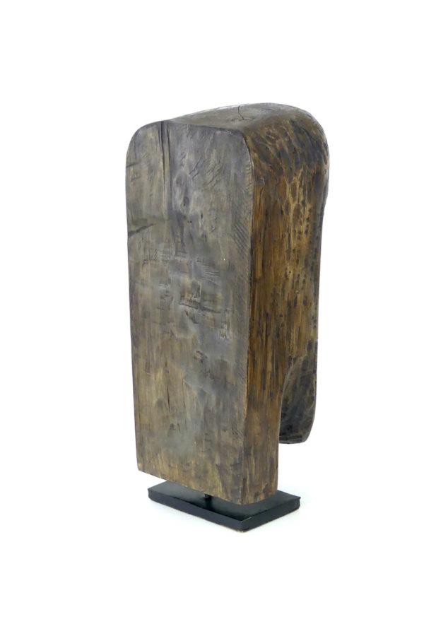 Tête sculptée des îles Célèbes (3/4 dos)