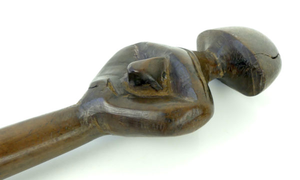 Massue Janus en bois Vanuatu (détail 3/4)