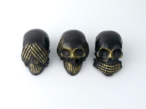 3 petits bronzes têtes de mort (dessus)