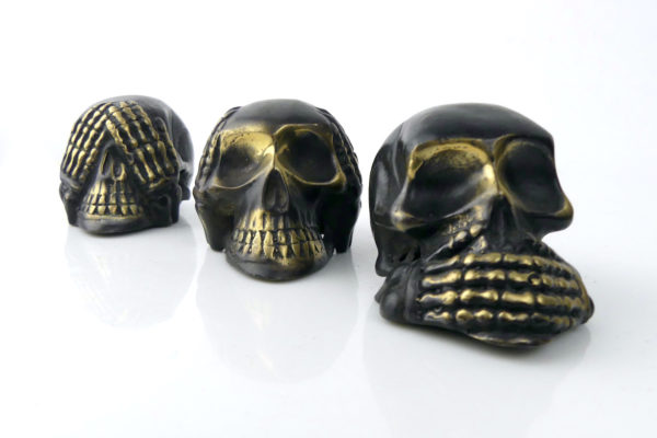 3 petits bronzes têtes de mort (face 3/4)
