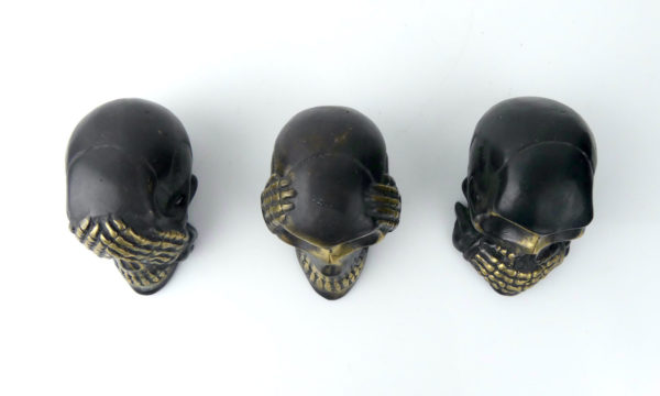 3 petits bronzes têtes de mort (dessus)