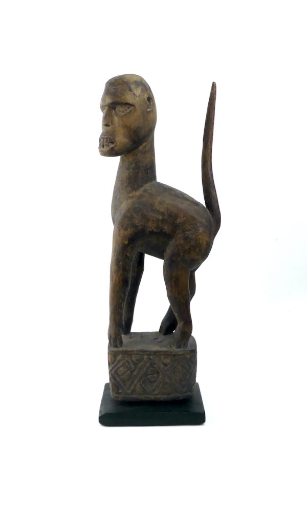 Statue anthropomorphe Timor (profil)