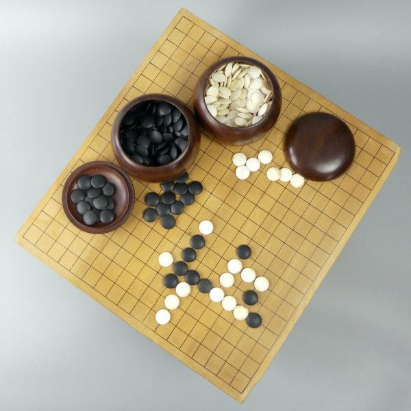 Jeu de go traditionnel japonais Shōwa (dessus ouvert)