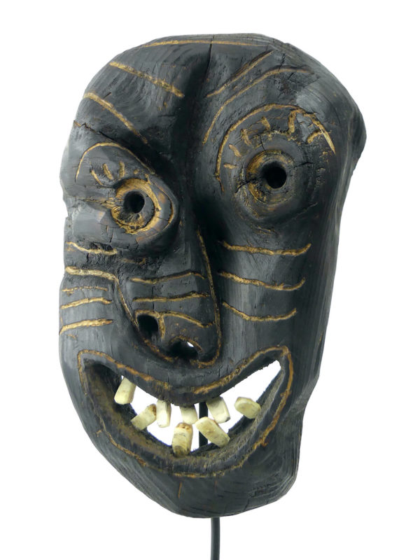 Masque chamanique inuit Groenland (détail face)