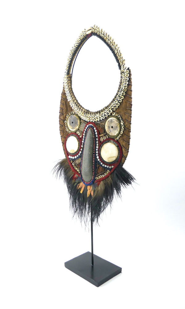 Grand plastron de cérémonie anthropomorphe papou (3/4)