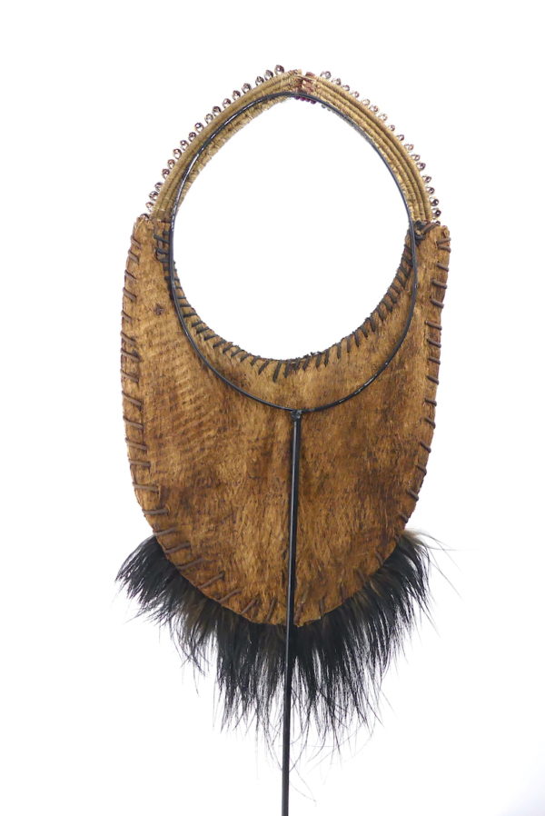Grand plastron de cérémonie anthropomorphe papou (dos)