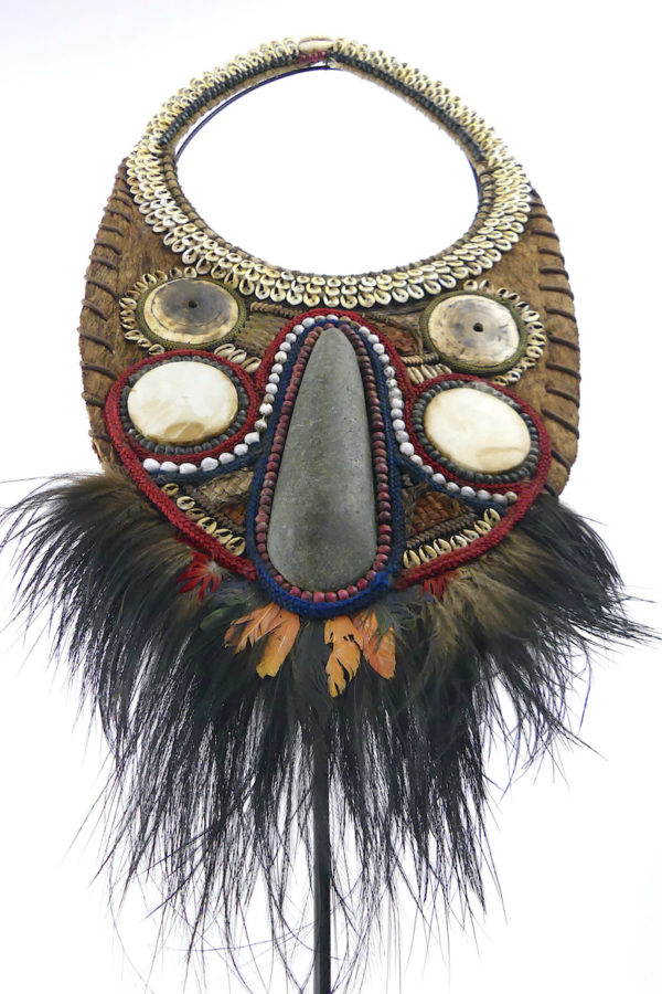 Grand plastron de cérémonie anthropomorphe papou (dessous)