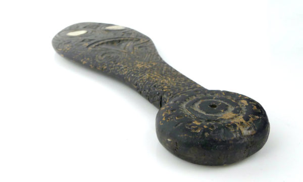 Patu massue courte Māori (dessous 3/4)