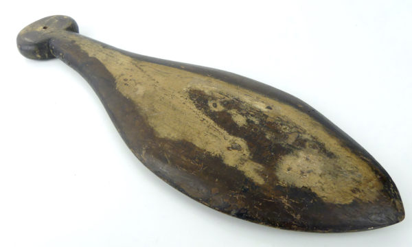 Patu massue courte Māori (dos 3/4)